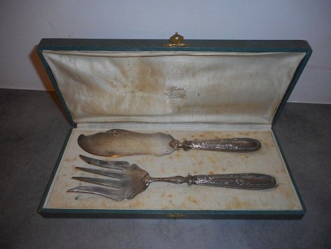 PAIRE DE COUVERTS A SERVIR EN ARGENT FOURRE DE 247.7 GRAMMES