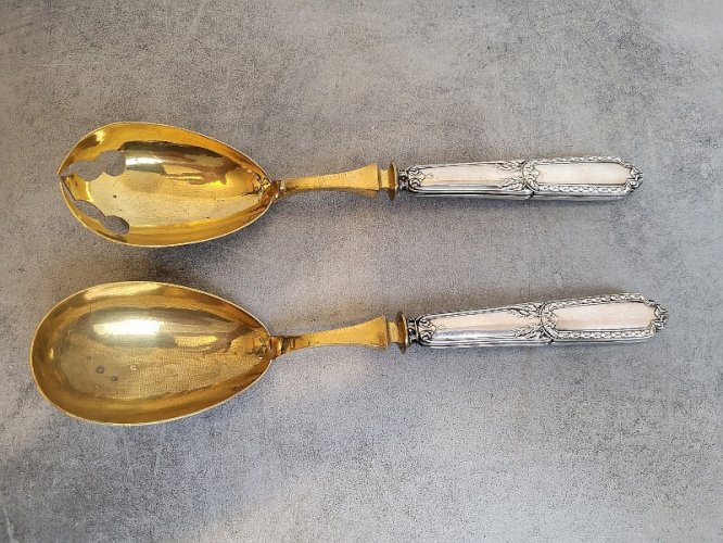 PAIRE DE COUVERTS DE SERVICE A SALADE EN ARGENT FOURRE DE 99,23 GRAMMES