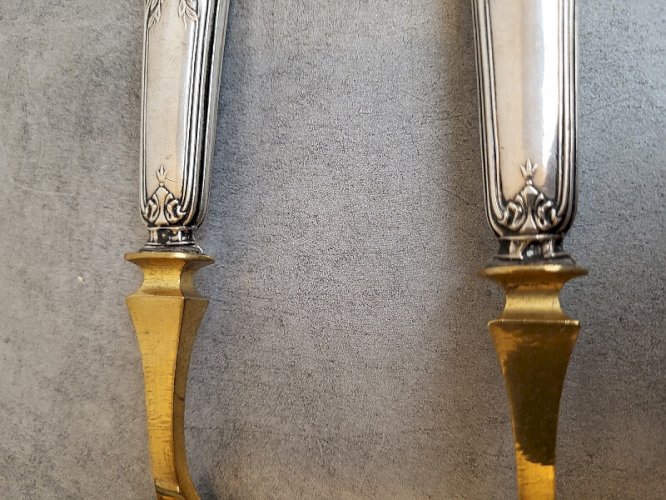 PAIRE DE COUVERTS DE SERVICE A SALADE EN ARGENT FOURRE DE 99,23 GRAMMES