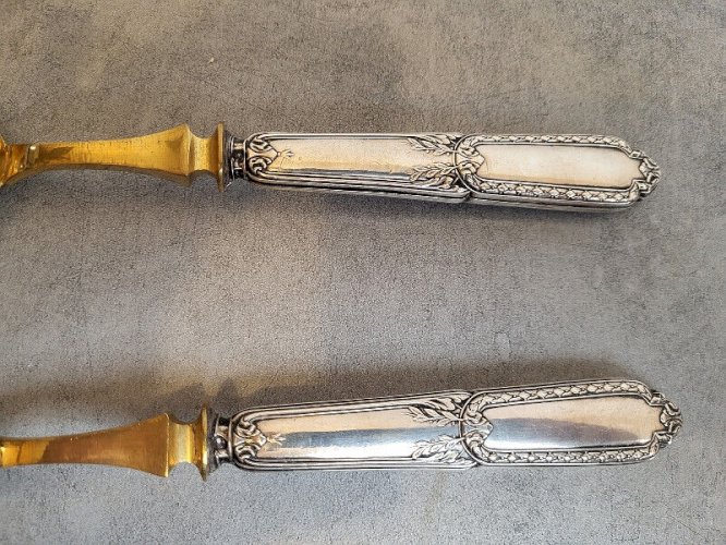 PAIRE DE COUVERTS DE SERVICE A SALADE EN ARGENT FOURRE DE 99,23 GRAMMES