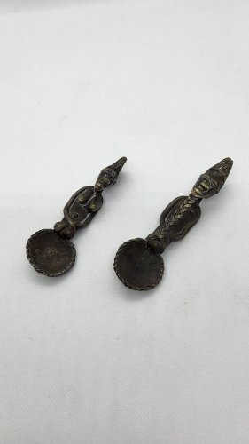 PAIRE DE  CUILLERES EN BRONZE AFRICAIN N° 1