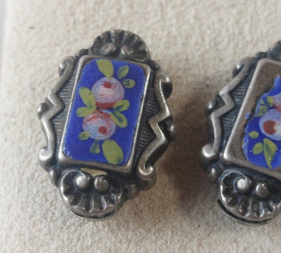 Paire de décors pour chaîne de montre gousset chatelaine, décor émaillé, argent