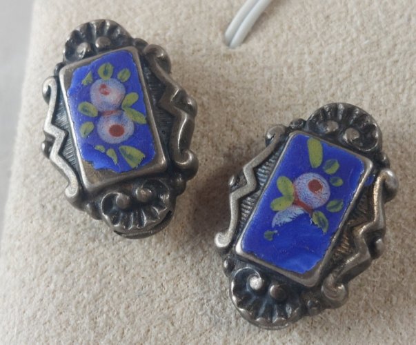 Paire de décors pour chaîne de montre gousset chatelaine, décor émaillé, argent