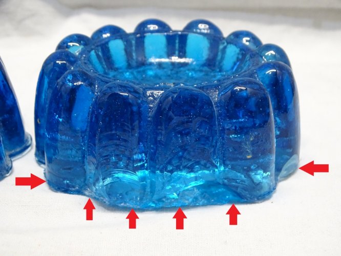 -PAIRE de DESSOUS DE PIED DE TABLE OU PIANO EN VERRE BLEU  VIDES POCHE    D