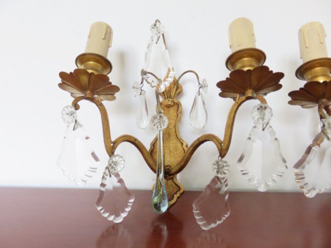 PAIRE DE DOUBLES APPLIQUES EN BRONZE ET PAMPILLES GOUTTES BLEUES ANNEES 30 40