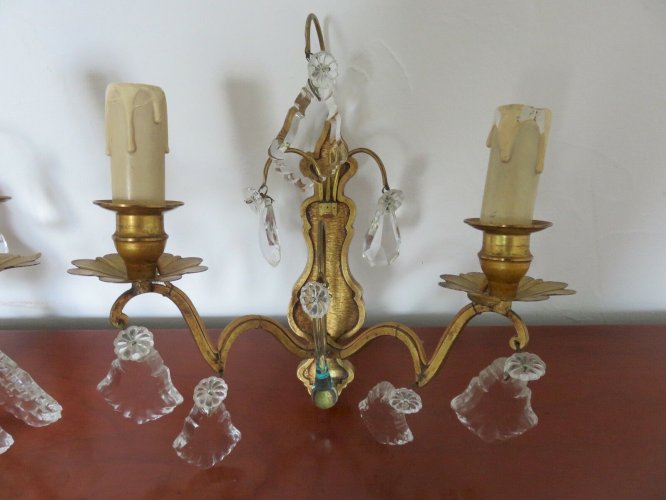 PAIRE DE DOUBLES APPLIQUES EN BRONZE ET PAMPILLES GOUTTES BLEUES ANNEES 30 40