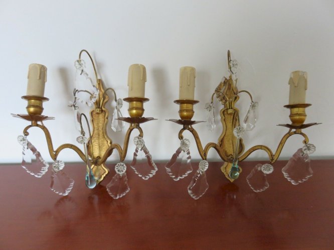 PAIRE DE DOUBLES APPLIQUES EN BRONZE ET PAMPILLES GOUTTES BLEUES ANNEES 30 40