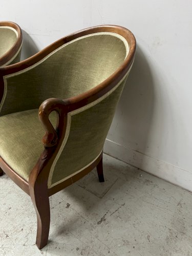 Paire de fauteuils de style gondole a col de cygnes XX siècle