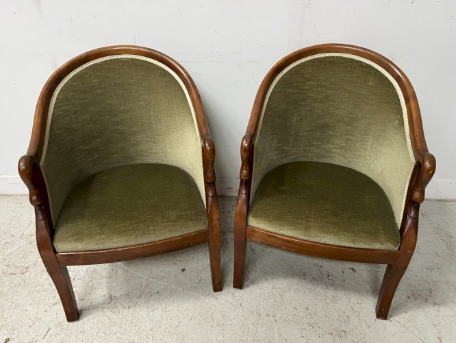 Paire de fauteuils de style gondole a col de cygnes XX siècle