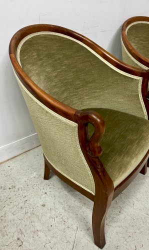 Paire de fauteuils de style gondole a col de cygnes XX siècle