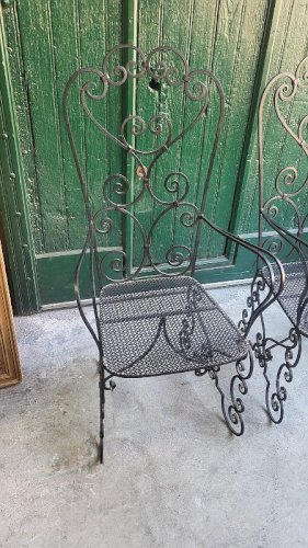 PAIRE DE FAUTEUILS EN FER FORGE NOIR