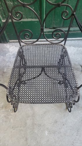 PAIRE DE FAUTEUILS EN FER FORGE NOIR