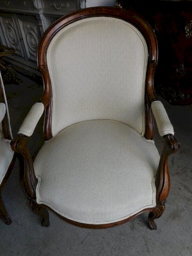 PAIRE DE FAUTEUILS EN NOYER MARQUETES DU XIX ème SIECLE