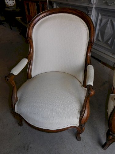 PAIRE DE FAUTEUILS EN NOYER MARQUETES DU XIX ème SIECLE