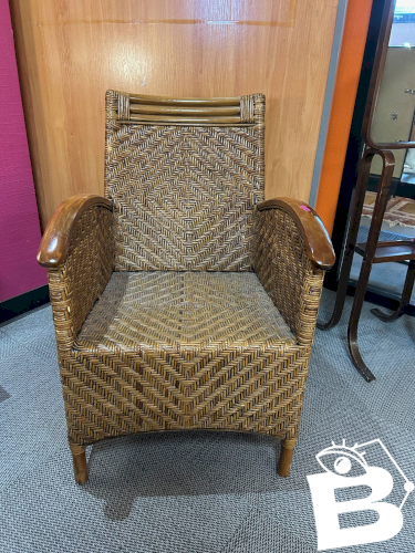 Paire de fauteuils en osier coloniaux