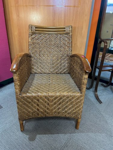 Paire de fauteuils en osier coloniaux