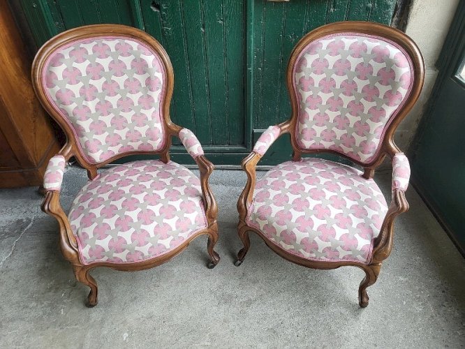 PAIRE DE FAUTEUILS LOUIS PHILIPPE EN NOYER
