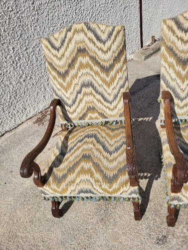 PAIRE DE FAUTEUILS LOUIS XIII DU XIX ème SIECLE