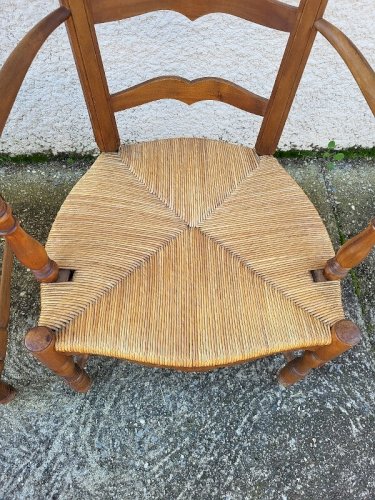 PAIRE DE FAUTEUILS PROVENCAL PAILLES EN NOYER
