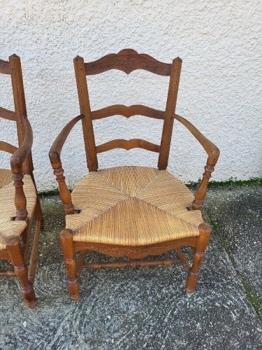 PAIRE DE FAUTEUILS PROVENCAL PAILLES EN NOYER