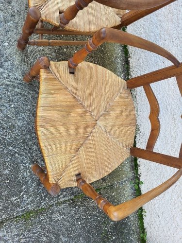PAIRE DE FAUTEUILS PROVENCAL PAILLES EN NOYER