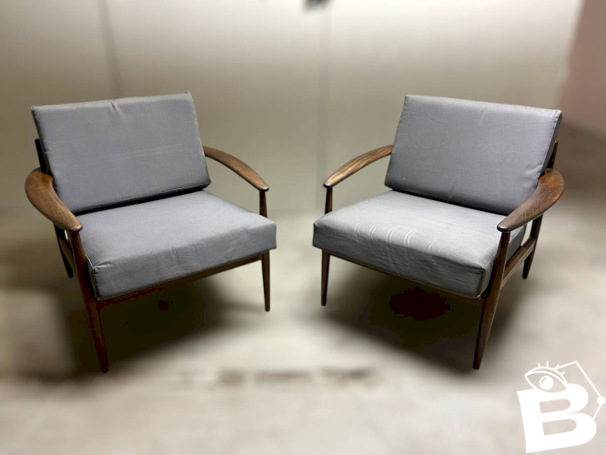 Paire de fauteuils scandinaves Grete Jalk