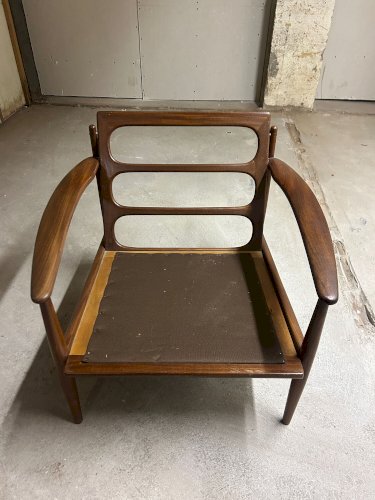 Paire de fauteuils scandinaves Grete Jalk