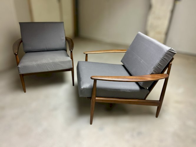 Paire de fauteuils scandinaves Grete Jalk