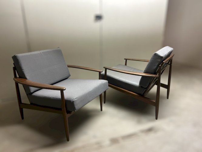 Paire de fauteuils scandinaves Grete Jalk