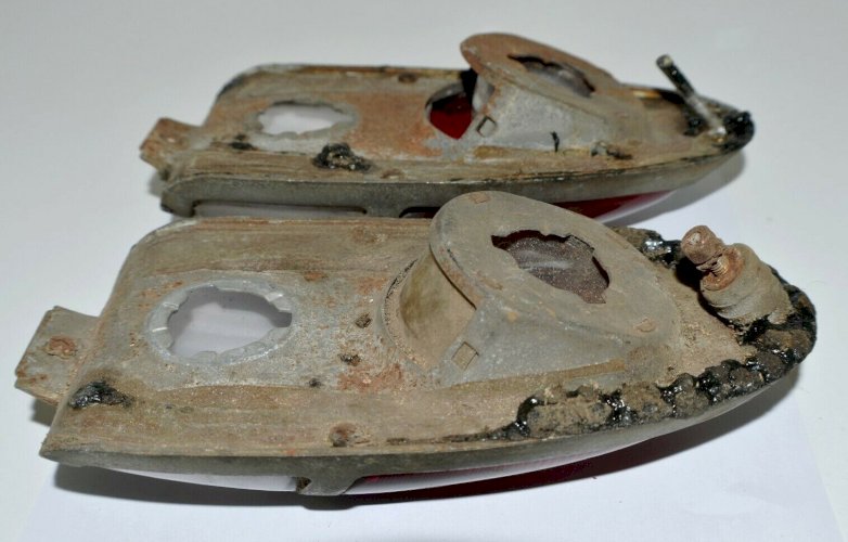-PAIRE de FEUX de VOITURE ANCIENNE VHC FORD BUICK ou AUTRE à définir jus grange