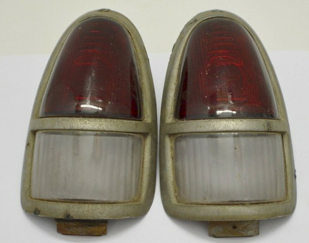 -PAIRE de FEUX de VOITURE ANCIENNE VHC FORD BUICK ou AUTRE à définir jus grange