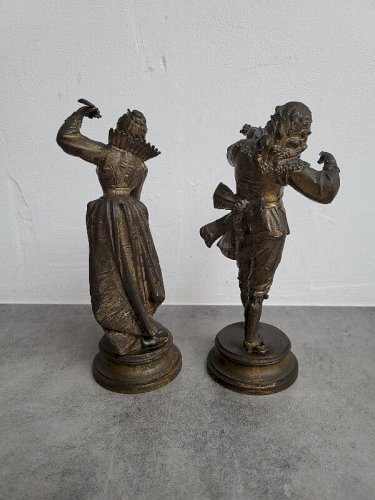 PAIRE DE FIGURINES PERSONNAGES MUSICIENS EN REGULE