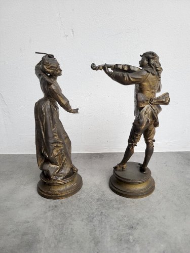 PAIRE DE FIGURINES PERSONNAGES MUSICIENS EN REGULE
