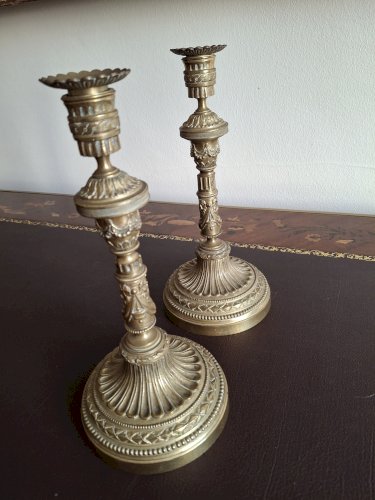 Paire de flambeaux grands bougeoirs en bronze XIX siècle hauteur 27 cm
