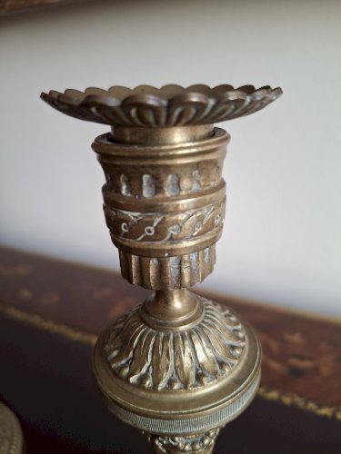 Paire de flambeaux grands bougeoirs en bronze XIX siècle hauteur 27 cm