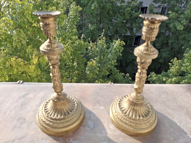 Paire de flambeaux grands bougeoirs en bronze XIX siècle hauteur 27 cm