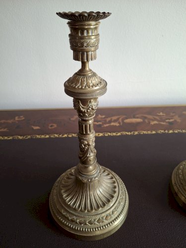 Paire de flambeaux grands bougeoirs en bronze XIX siècle hauteur 27 cm