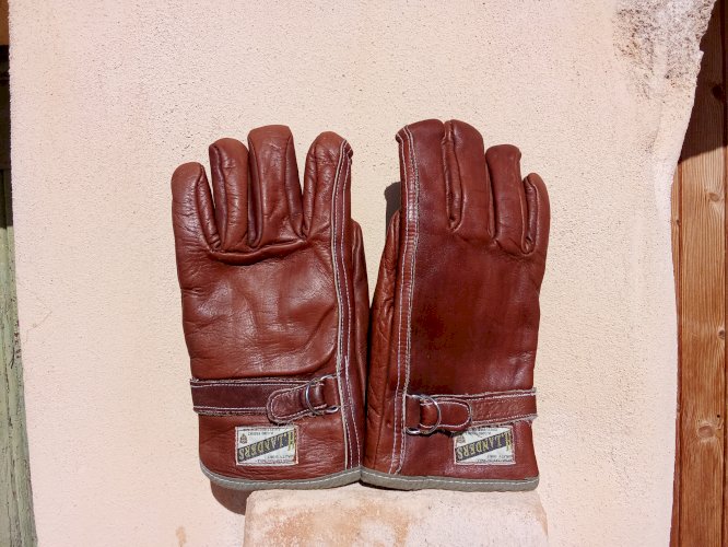 Paire de gants en cuir vintage 