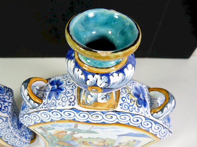 Paire de gourdes faïence Blois ? XIX° décor majolique signées H - 29 cm