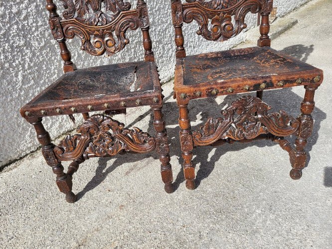 PAIRE DE GRANDES CHAISES A RESTAURER EN BOIS SCULPTE DU XIX ème SIECLE REF JE