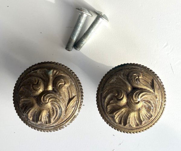 paire de gros boutons de tiroir ou porte en bronze laiton massif diametre 39 mm