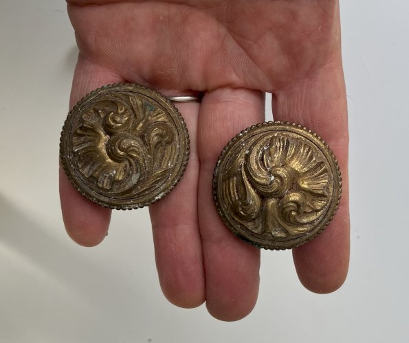 paire de gros boutons de tiroir ou porte en bronze laiton massif diametre 39 mm