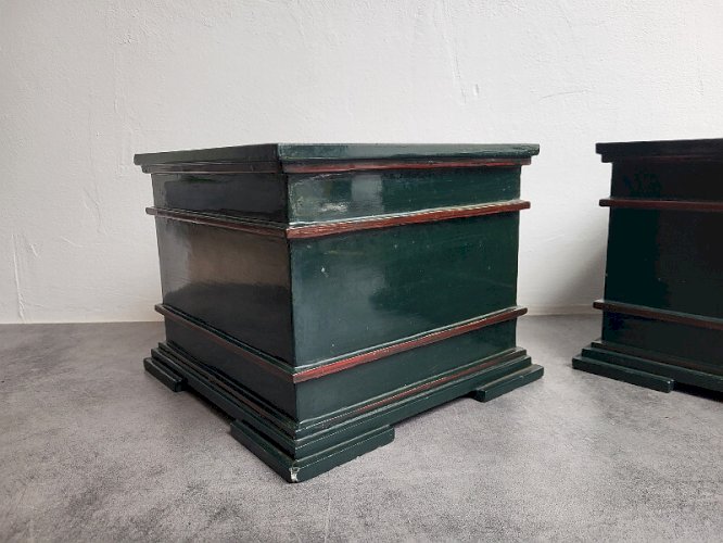 PAIRE DE JARDINIERES EN BOIS LAQUE VERTE ET ROUGE