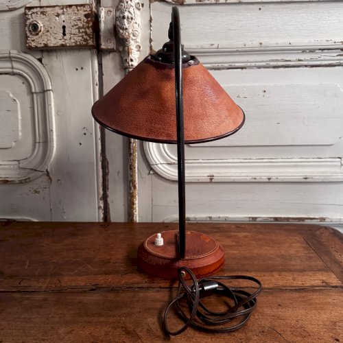 Paire de lampes 1960 en cuir LTCL avec surpiqures dans le goût d'Adnet M3676