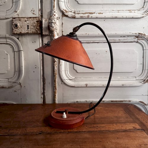 Paire de lampes 1960 en cuir LTCL avec surpiqures dans le goût d'Adnet M3676
