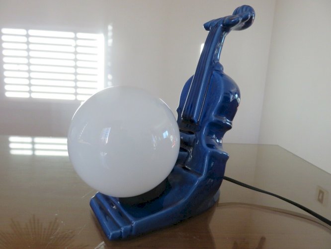 PAIRE DE LAMPES  VIOLONCELLE  EN CERAMIQUE BLEUE ET OPALINE ANNEES 70 80 