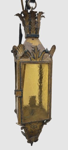 Paire de lanternes en tole laquée XX siècle