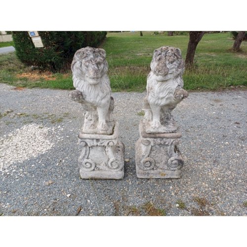 Paire de Lions en Pierre des Années 60