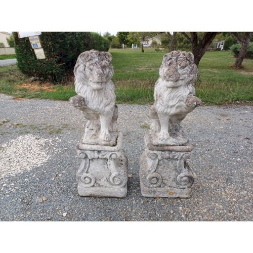 Paire de Lions en Pierre des Années 60