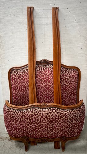 Paire de lit corbeille de style Louis XV en hetre teinté XX siècle